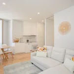 Rent 5 bedroom apartment of 68 m² in Porto