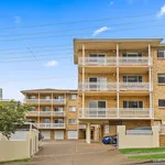 Rent 2 bedroom apartment in Wollongong