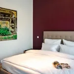 Rent 1 bedroom apartment of 64 m² in Dusseldorf