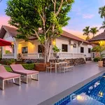 Rent 5 bedroom house of 350 m² in Phuket