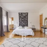 Appartement de 215 m² avec 5 chambre(s) en location à Bordeaux