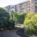 Rent a room of 99 m² in valencia