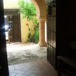 Rent 6 bedroom house of 285 m² in Seville']