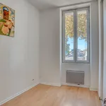 Appartement de 78 m² avec 4 chambre(s) en location à P