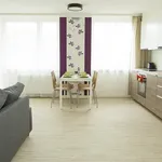 Pronajměte si 1 ložnic/e byt o rozloze 79 m² v Prague