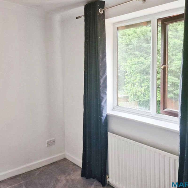 Flat to rent in Chinnor Road, Thame, Oxfordshire, United Kingdom OX9