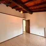 Affitto 3 camera casa di 100 m² in Piacenza