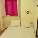 Rent a room of 14 m² in lisbon