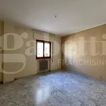 Affitto 5 camera appartamento di 121 m² in Andria