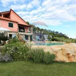 Rent 8 bedroom house of 370 m² in Alassio