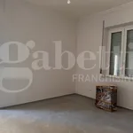 Rent 3 bedroom apartment of 65 m² in Avellino