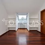 Rent 6 bedroom house of 350 m² in Basiglio