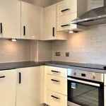 Rent 3 bedroom flat in Brighton