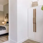 Rent 1 bedroom apartment of 49 m² in lisbon