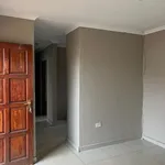 Rent 3 bedroom house of 200 m² in Soweto