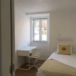 Rent 10 bedroom apartment in Setúbal