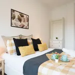 Rent 2 bedroom apartment of 79 m² in Porto