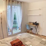 Rent 3 bedroom apartment of 52 m² in Versailles