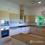 Rent 6 bedroom house of 580 m² in Phuket