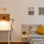 Rent a room in lisbon