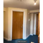 Rent 4 bedroom flat in Yorkshire And The Humber