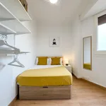 Rent 5 bedroom apartment in Barcelona