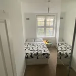 Rent a room of 100 m² in London