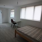 Rent 4 bedroom flat in West Midlands