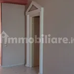 Rent 4 bedroom apartment of 125 m² in Syracuse