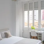 Rent a room of 140 m² in Valencia