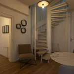 Rent a room of 248 m² in paris