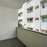 Rent 2 bedroom apartment of 185 m² in Los Angeles