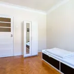 Rent a room in lisbon