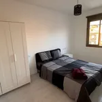 Rent a room of 80 m² in barcelona