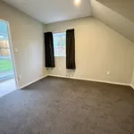 Rent 3 bedroom house in Kaipātiki