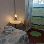 Rent a room of 120 m² in lisbon