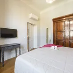 Rent 1 bedroom apartment of 54 m² in Florence