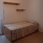 Rent a room of 107 m² in Córdoba