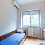 Rent a room of 120 m² in milan