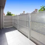 Rent 1 bedroom apartment in Melbourne