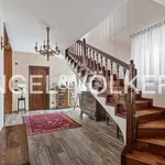 Rent 7 bedroom house of 374 m² in Lipomo