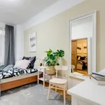 Rent 2 bedroom apartment of 65 m² in Prague