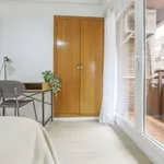 Rent a room of 100 m² in valencia