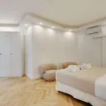 Rent 2 bedroom apartment of 90 m² in paris