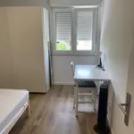 Rent a room of 70 m² in Lisbon