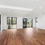 Rent 4 bedroom house in Mount Waverley