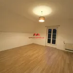 Appartement de 107 m² avec 5 chambre(s) en location à STE HONORINE