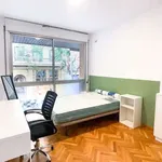 Rent a room of 100 m² in barcelona