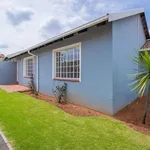 Rent 3 bedroom house of 50392 m² in Roodepoort