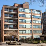 Appartement de 656 m² avec 1 chambre(s) en location à Toronto